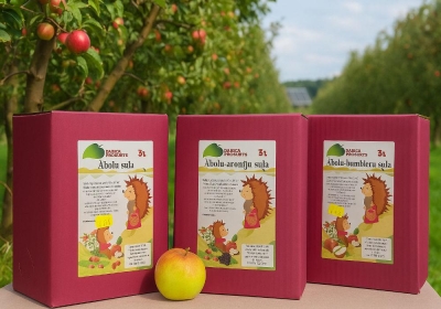 Zemnieku saimniecības "Eži" ābolu- aroniju sulas pakas