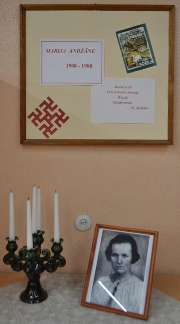 Marijas Andžānes piemiņas istabas ekspozīcija