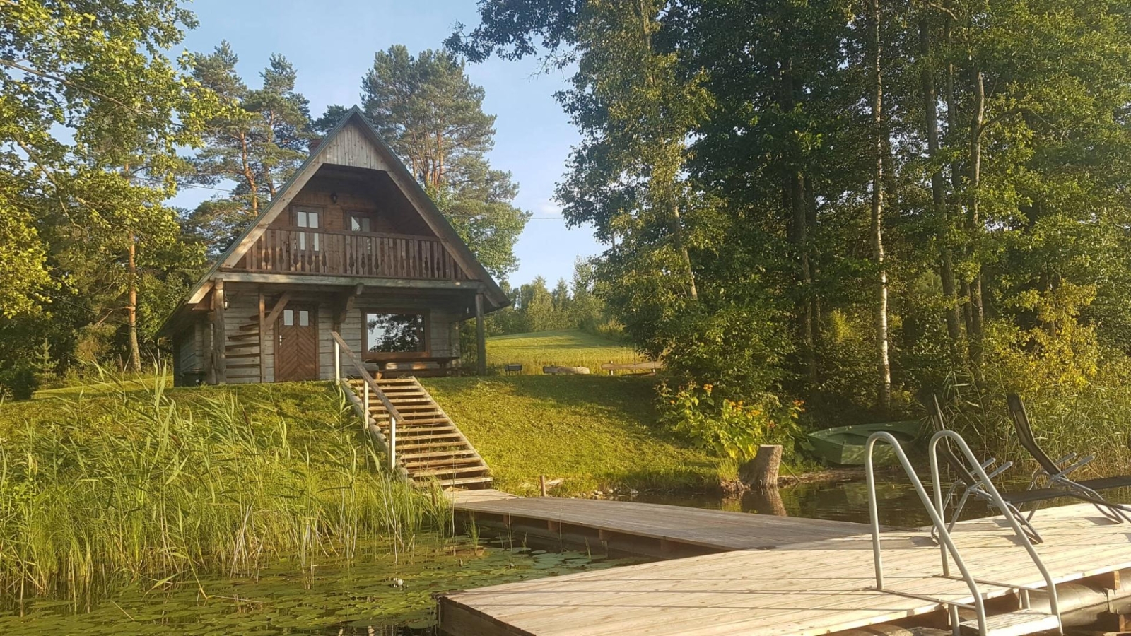 Brīvdienu māja pie ezera