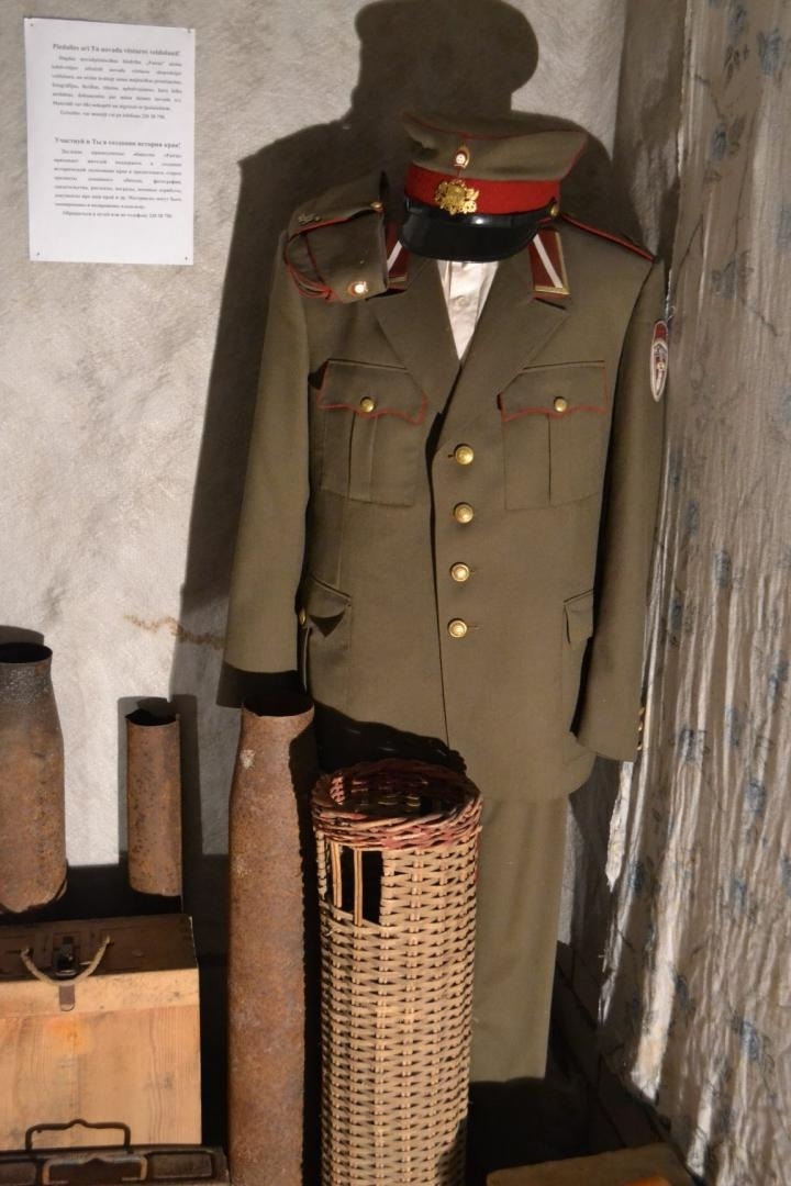 Militārā formas tērpa ekspozīcija
