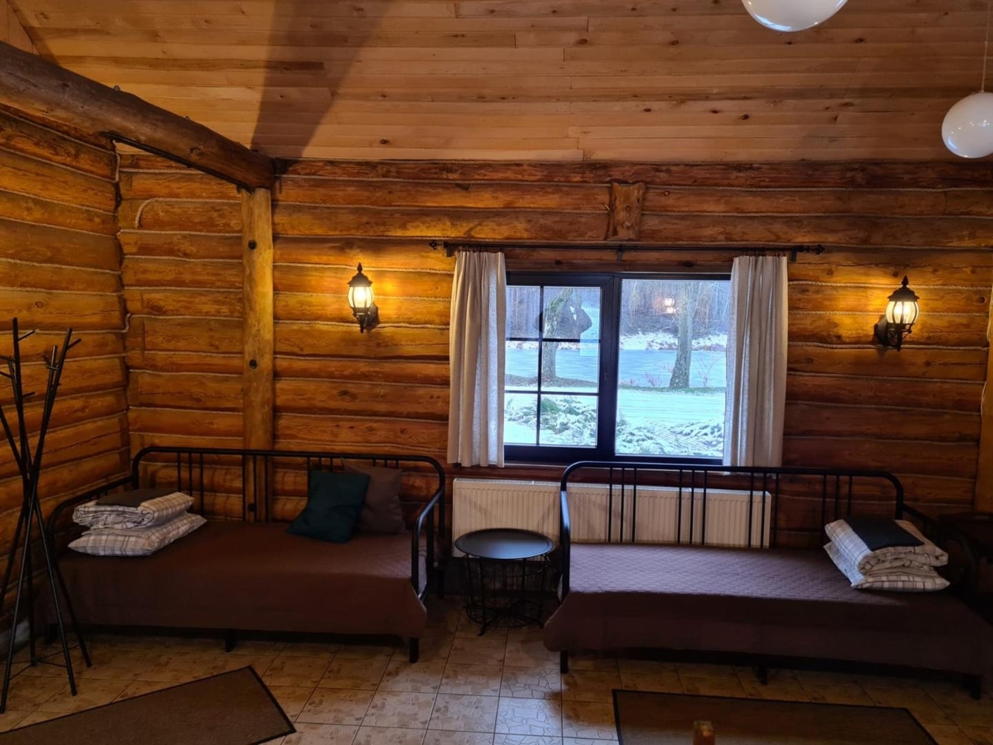 Istaba ar gultām
