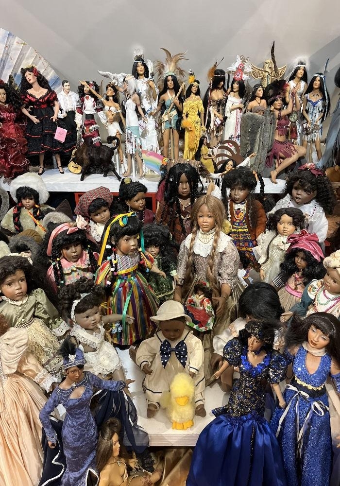 Porcelāna leļļu kolekcija