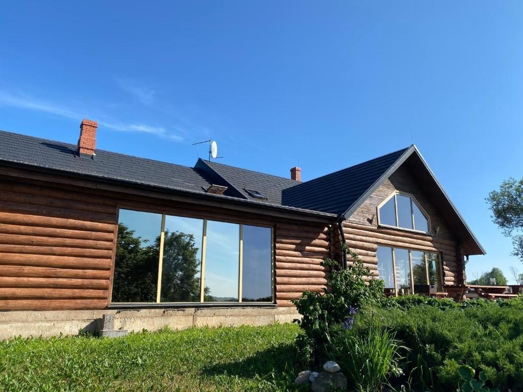 Brīvdienu māja