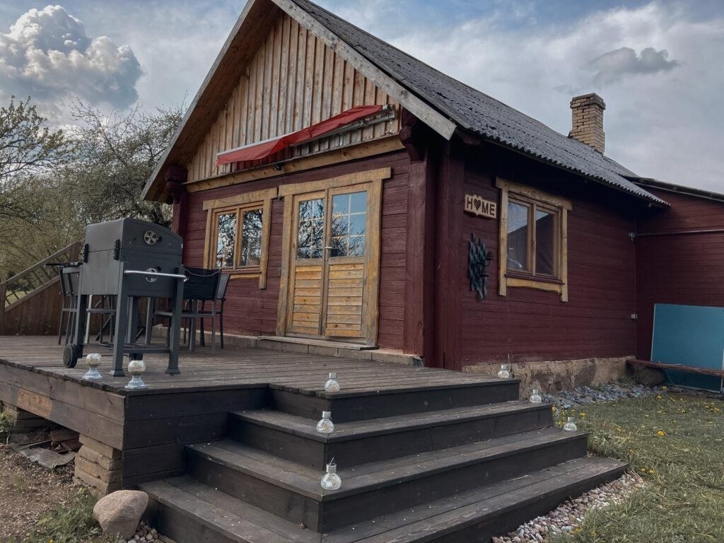 Brīvdienu māja