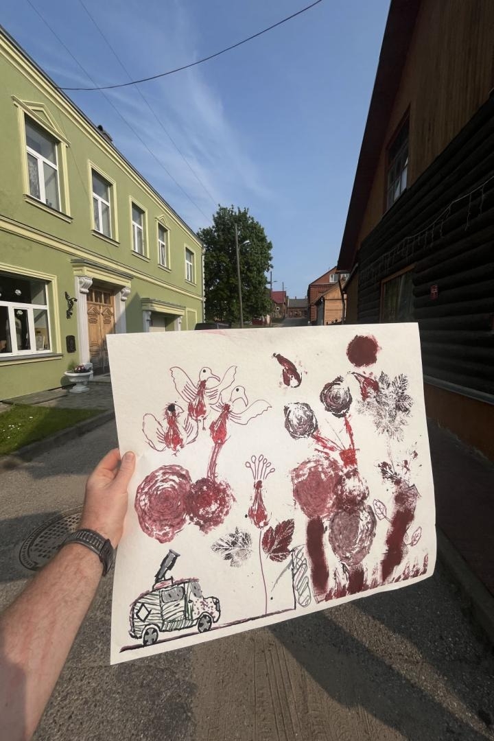 Grafikas darbs ar ziedu nospiedumiem