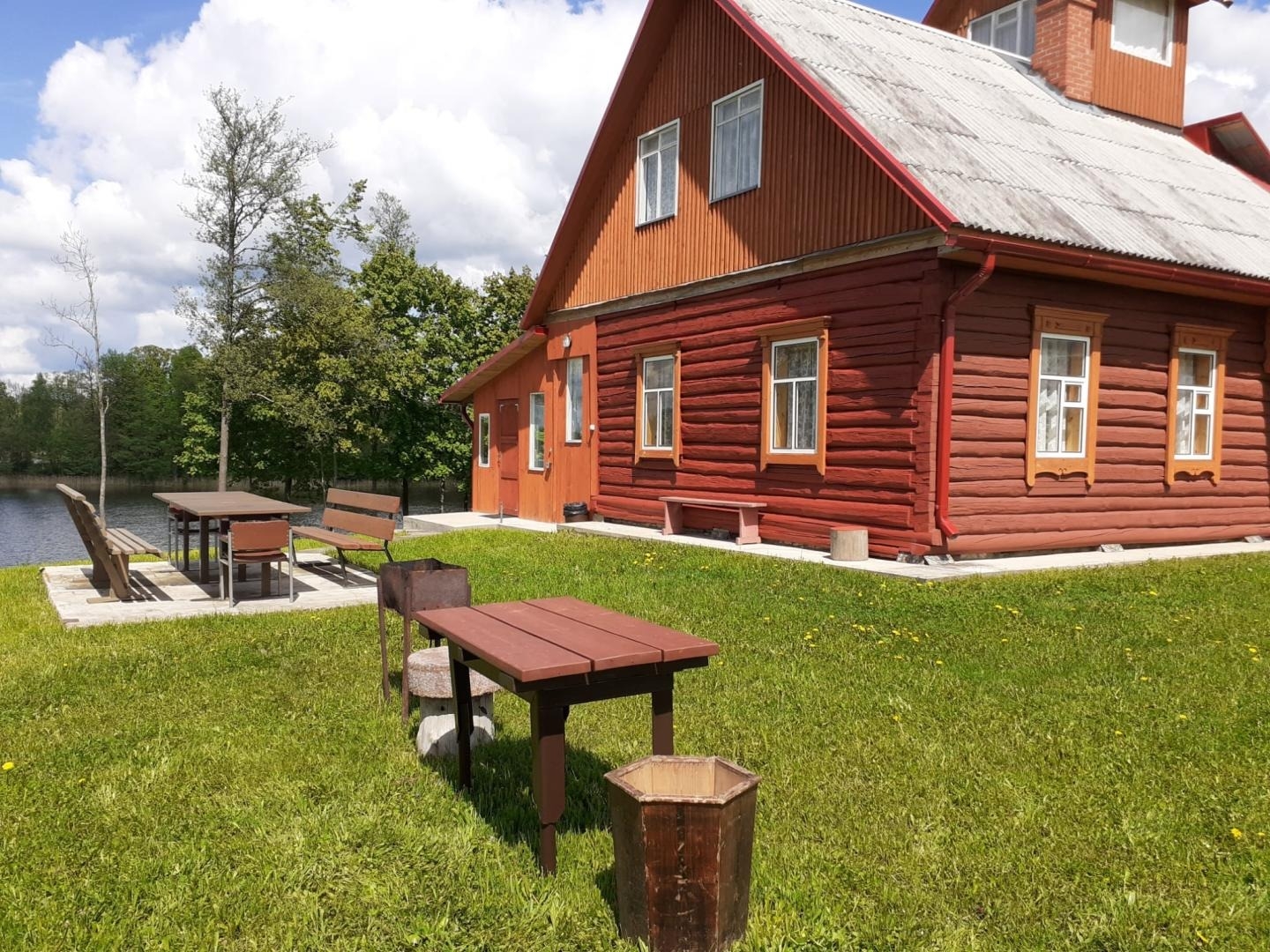 Viesu māja
