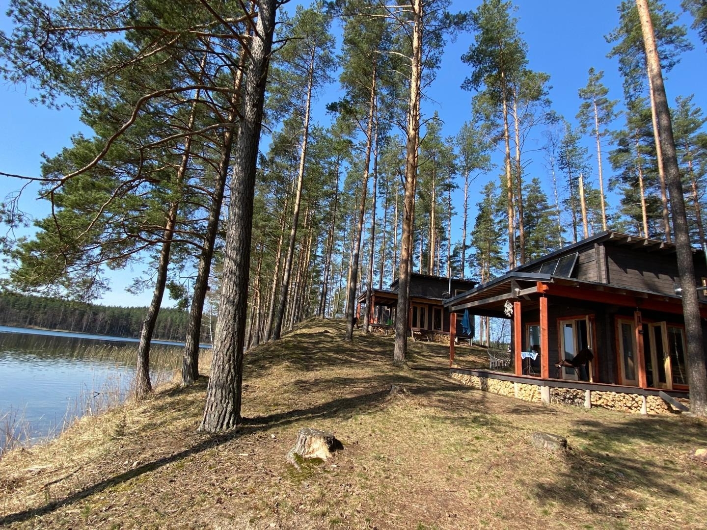 Brīvdienu māja pie ezera