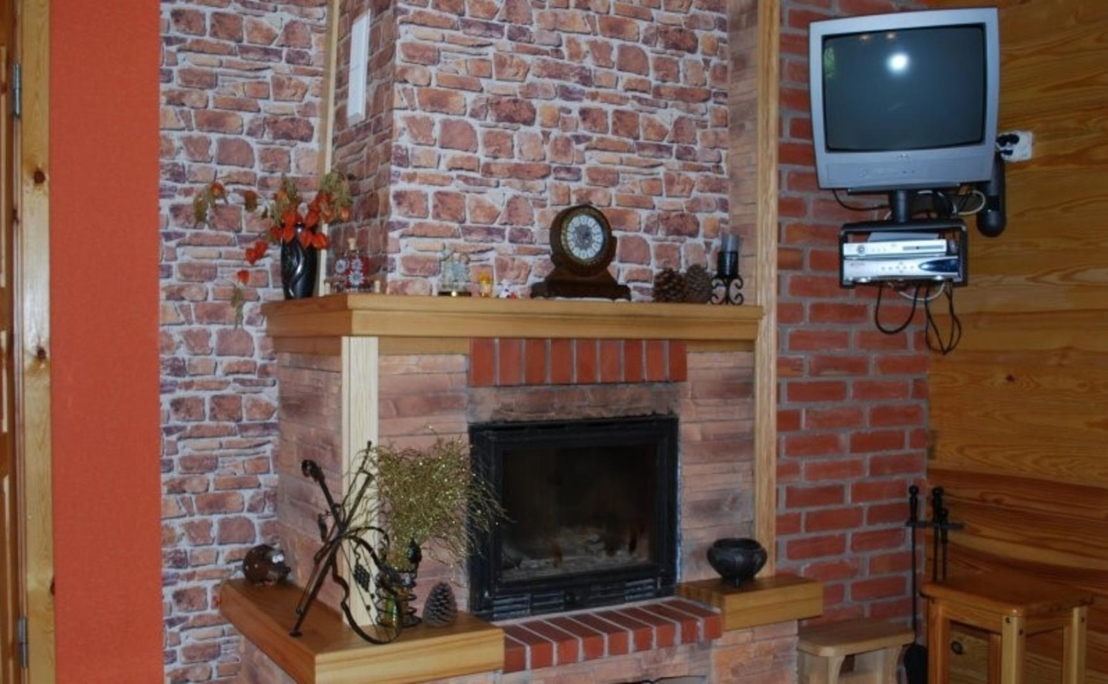 Atpūtas telpa ar kamīnu