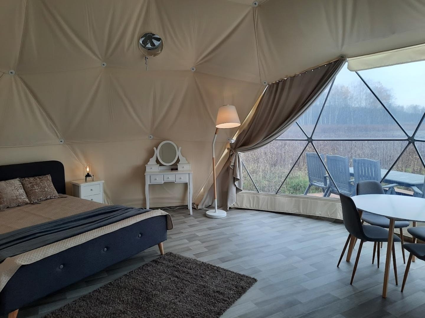 Glampinga telts interjers