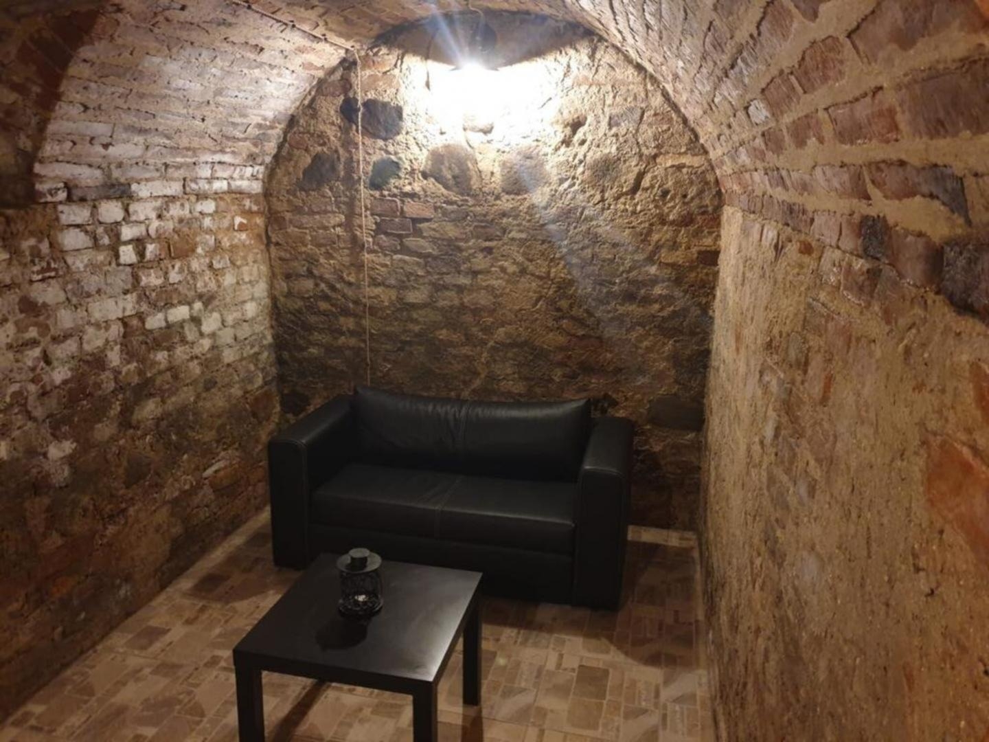 Atpūtas telpa pagrabā