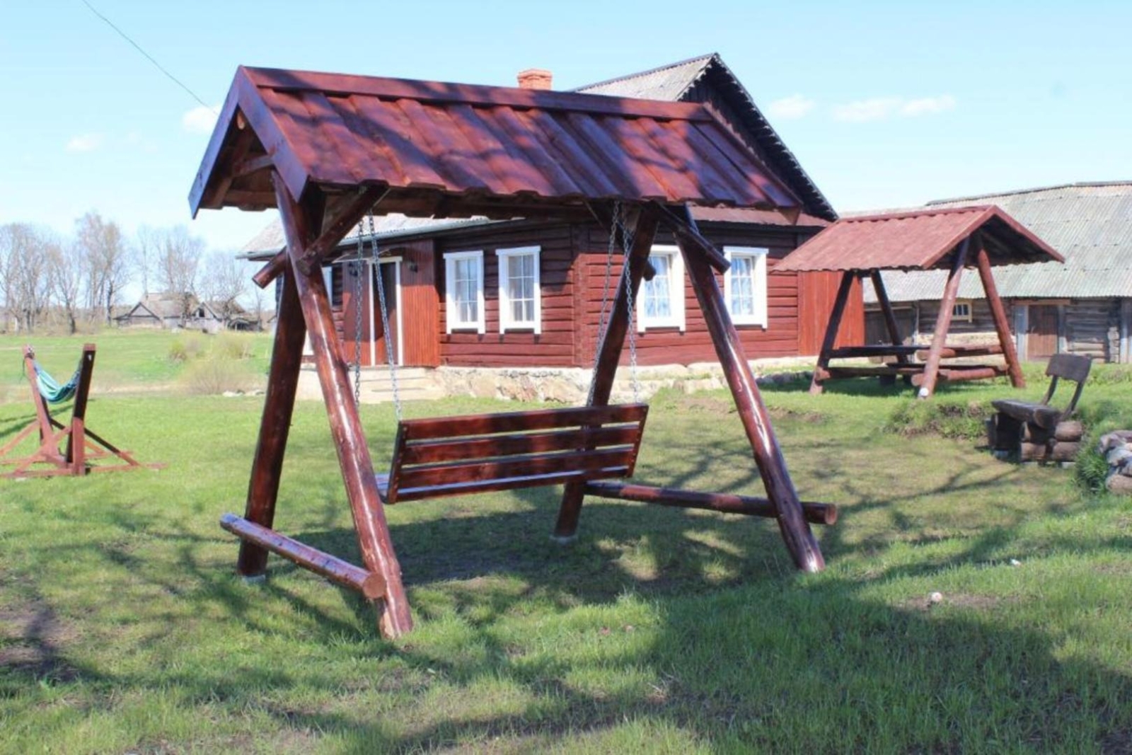 Dārza šūpoles