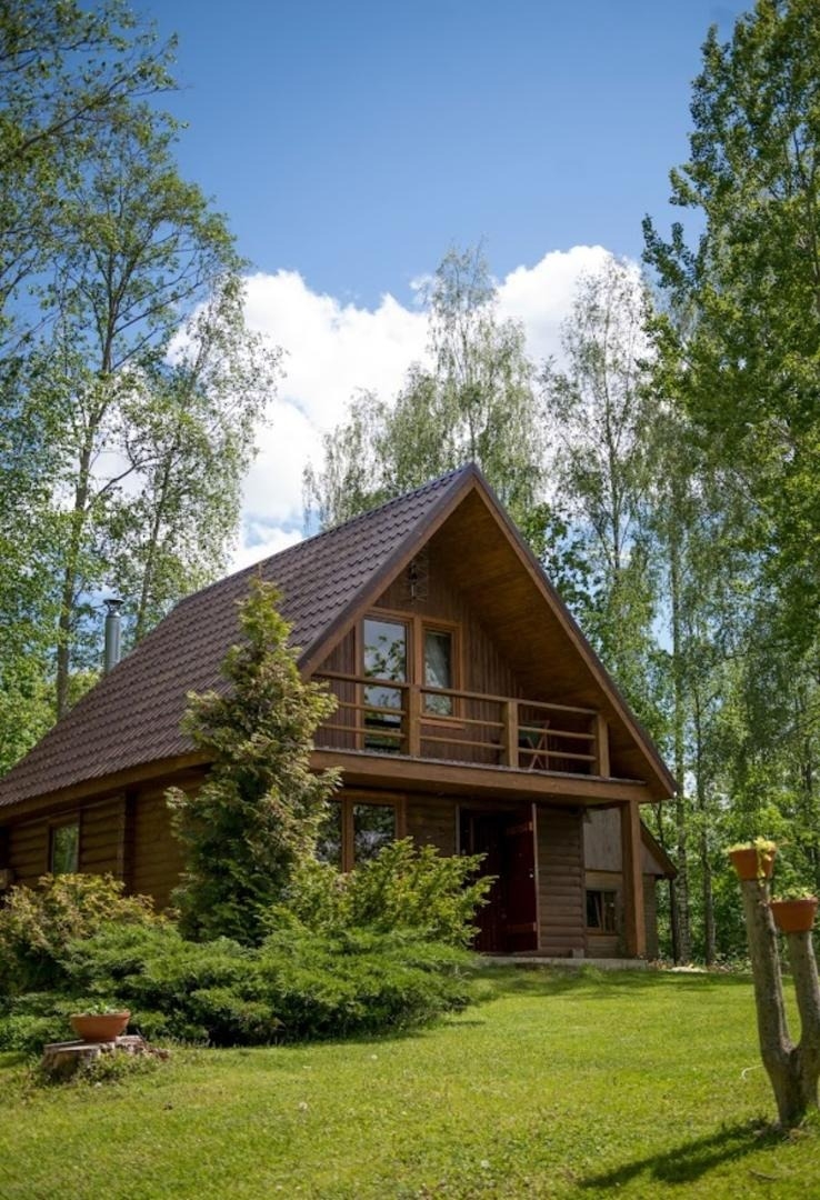Koka brīvdienu māja