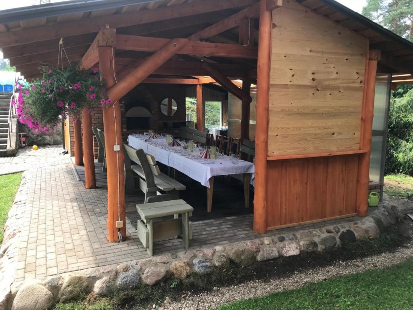 Āra nojume ar galdu