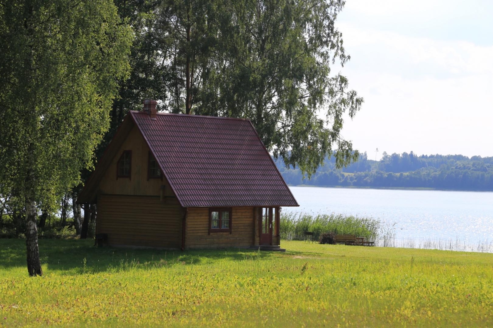 Brīvdienu māja pie ezera