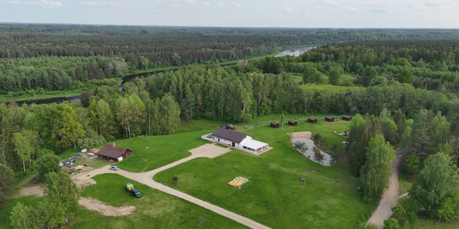 Skats uz atpūtas kompleksu