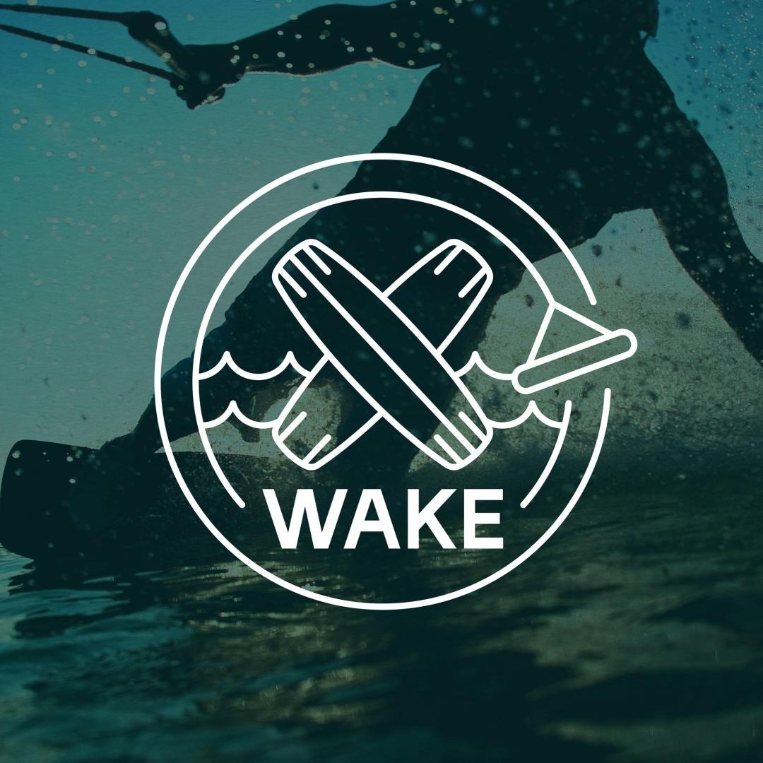 Veikparka "Xwake" logo uz ūdens fona