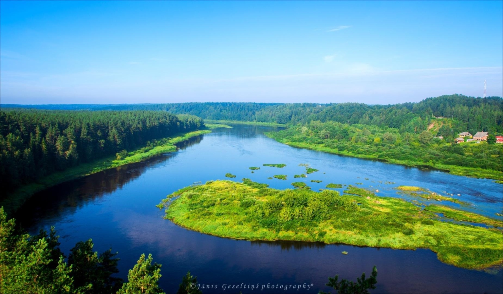 Daugava ar salām no augšas
