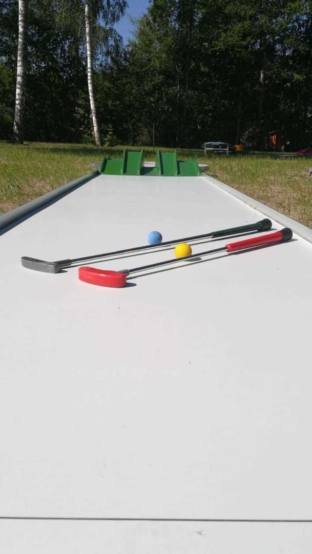 Mini golfa celiņš ar bumbiņu un nūjām