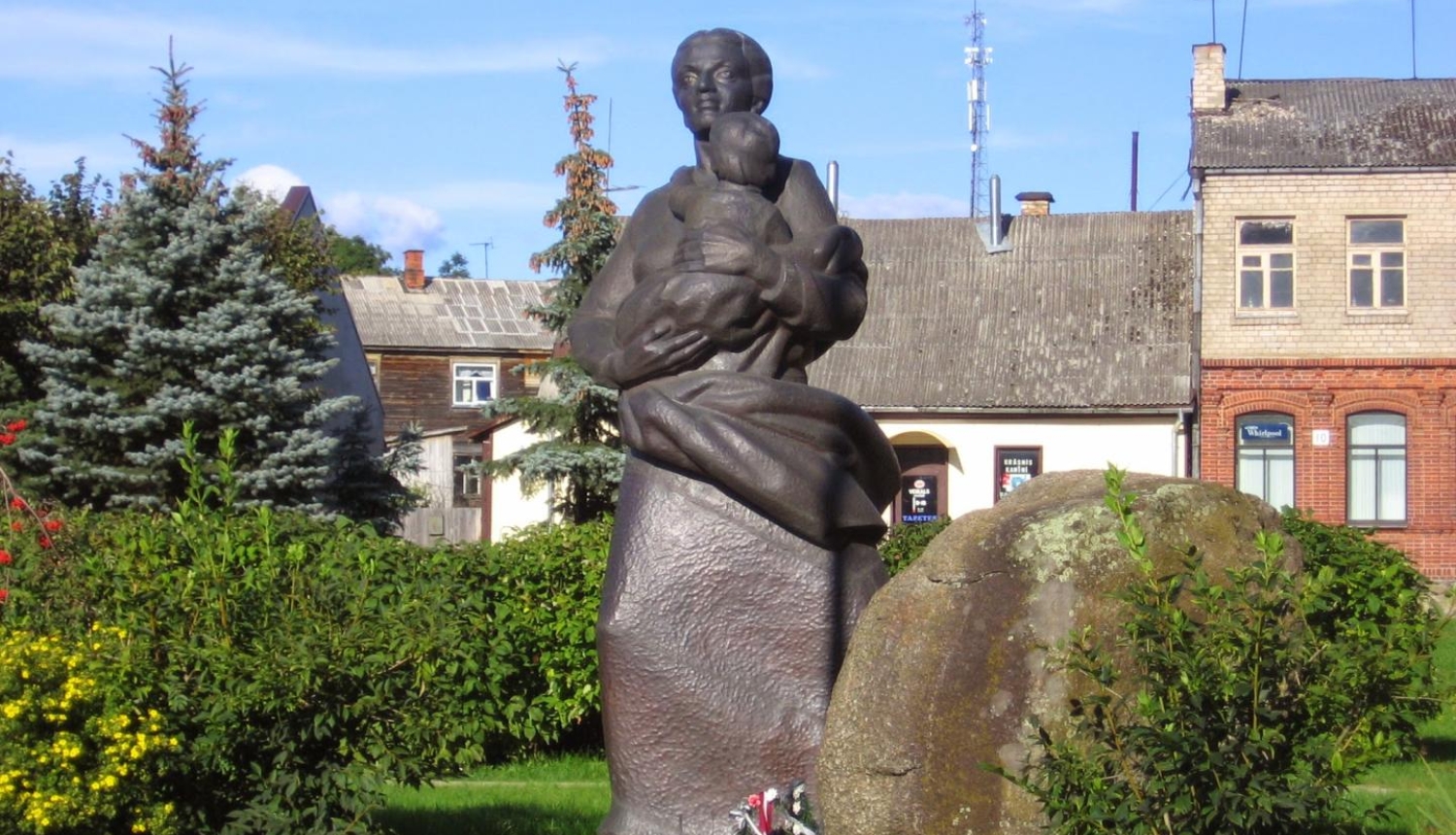 Piemineklis "Māte Latgale raud"