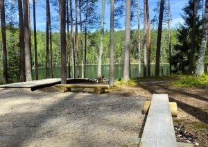 Atpūtas vieta pie Velnezera