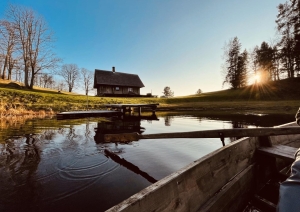 Brīvdienu māja pie dīķa