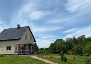 Viesu mājas pagalms