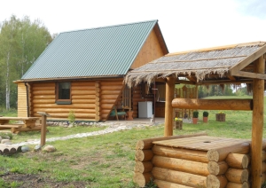 Brīvdienu mājas pagalms