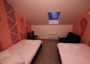 Guļamistaba bēniņos