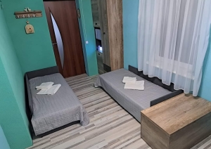Istaba ar divām gultām
