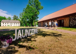 Jaundomes muižas teritorija