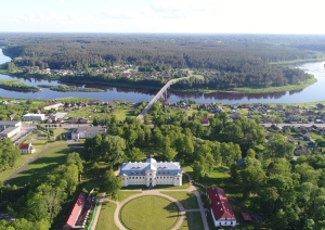 Grāfu Plāteru pils teritorijas panorāma